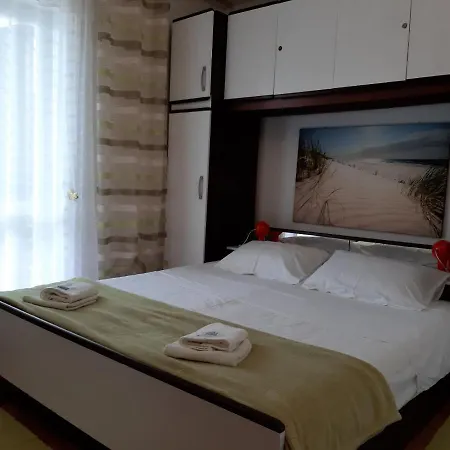 Appart hôtel Apartman Bugenvila