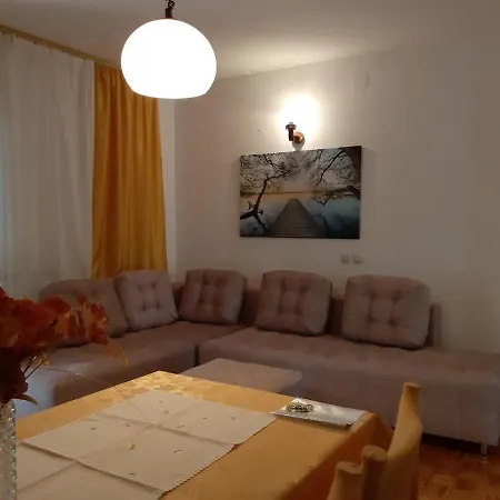Apartman Bugenvila