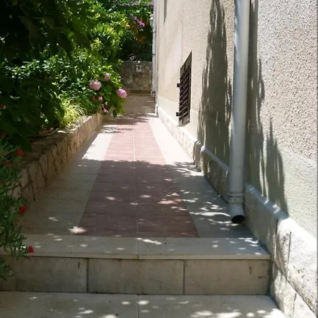 Apartman Bugenvila